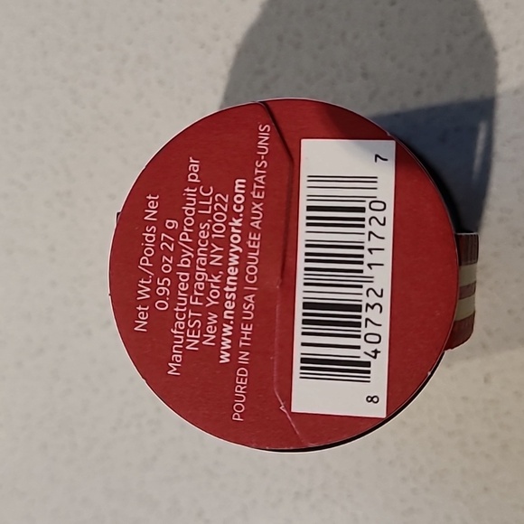 NWT Nest Holiday small candle - Picture 3 of 3